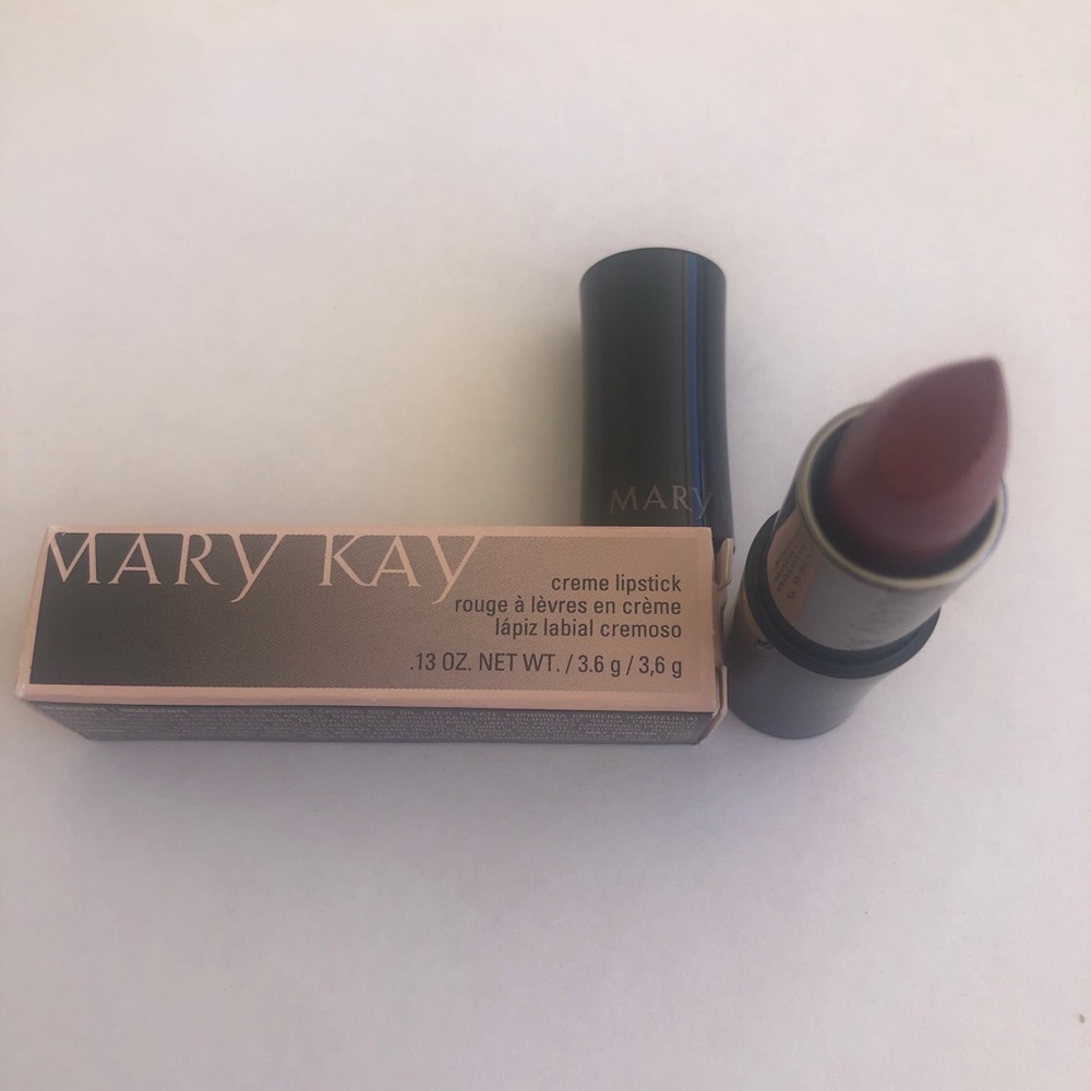 New Mary Kay Creme Lipstick Whipped Berry.